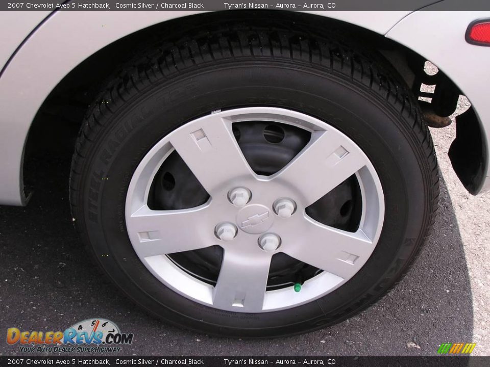 2007 Chevrolet Aveo 5 Hatchback Cosmic Silver / Charcoal Black Photo #17