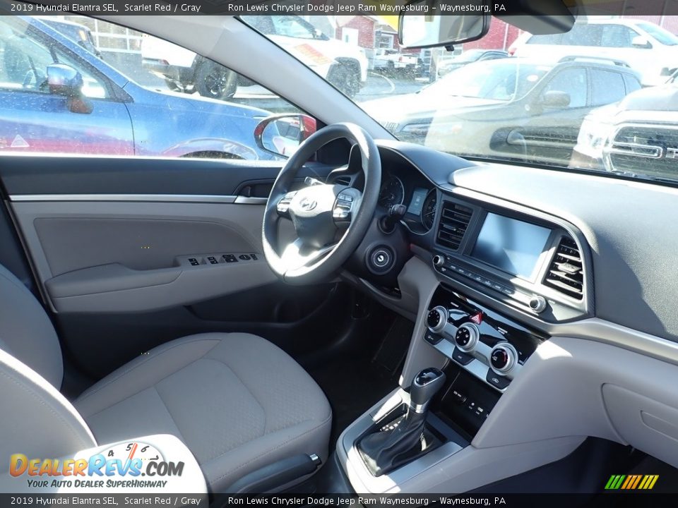 2019 Hyundai Elantra SEL Scarlet Red / Gray Photo #8