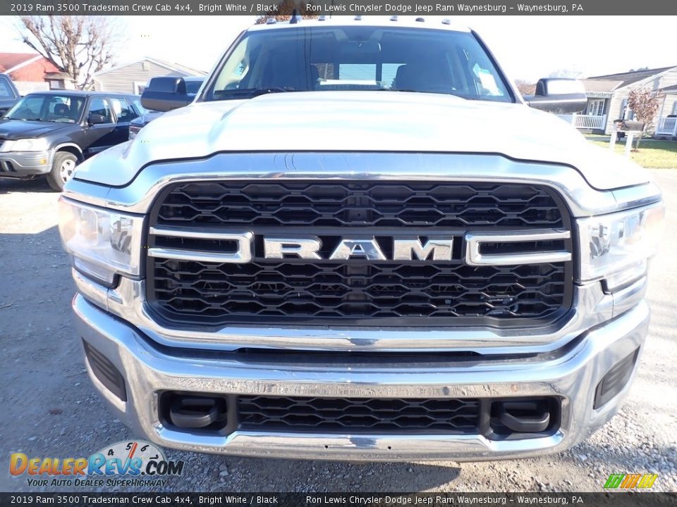 2019 Ram 3500 Tradesman Crew Cab 4x4 Bright White / Black Photo #8