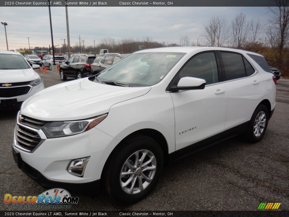 Front 3/4 View of 2020 Chevrolet Equinox LT AWD Photo #1