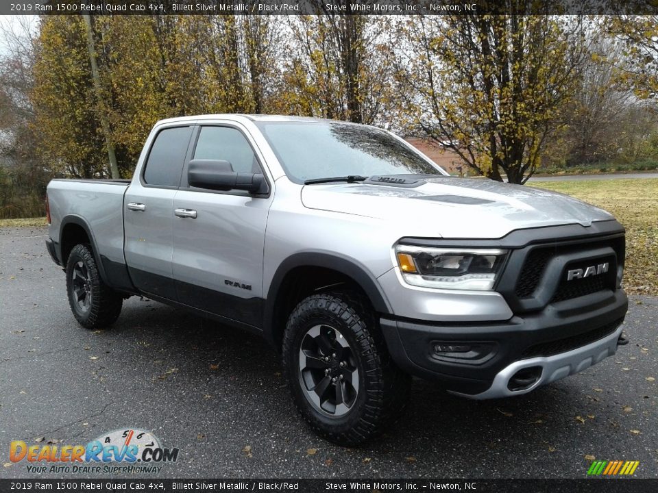 Front 3/4 View of 2019 Ram 1500 Rebel Quad Cab 4x4 Photo #4