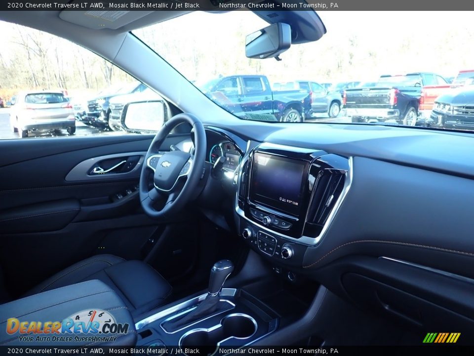 2020 Chevrolet Traverse LT AWD Mosaic Black Metallic / Jet Black Photo #11