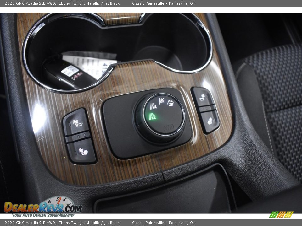 Controls of 2020 GMC Acadia SLE AWD Photo #9