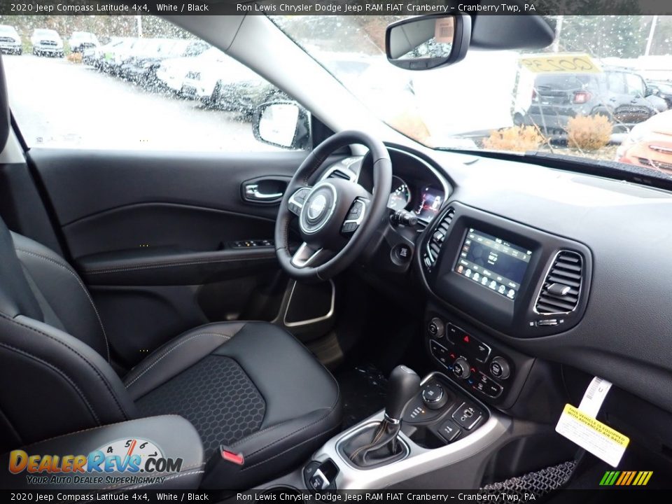 2020 Jeep Compass Latitude 4x4 White / Black Photo #11