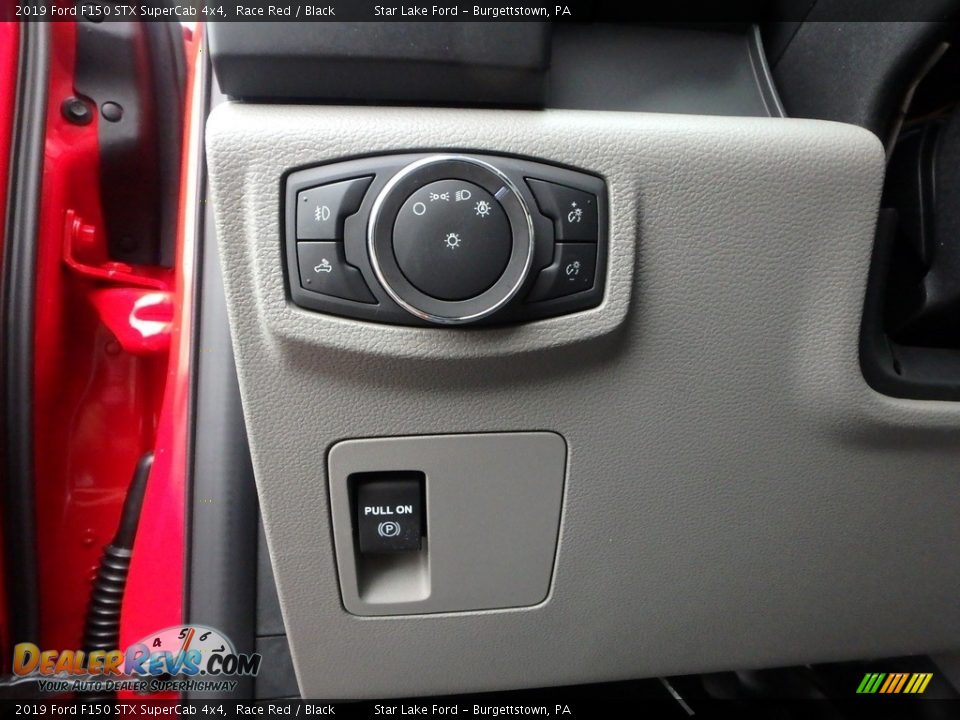 Controls of 2019 Ford F150 STX SuperCab 4x4 Photo #11