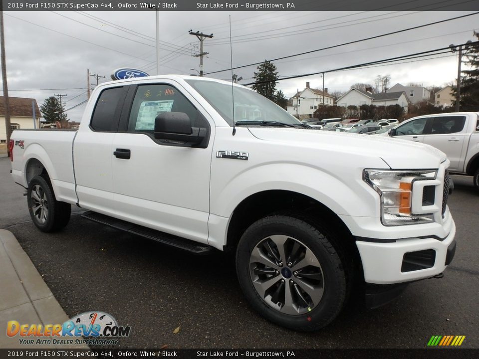 Front 3/4 View of 2019 Ford F150 STX SuperCab 4x4 Photo #3