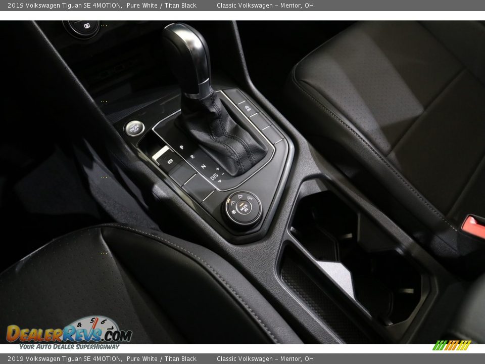2019 Volkswagen Tiguan SE 4MOTION Shifter Photo #12