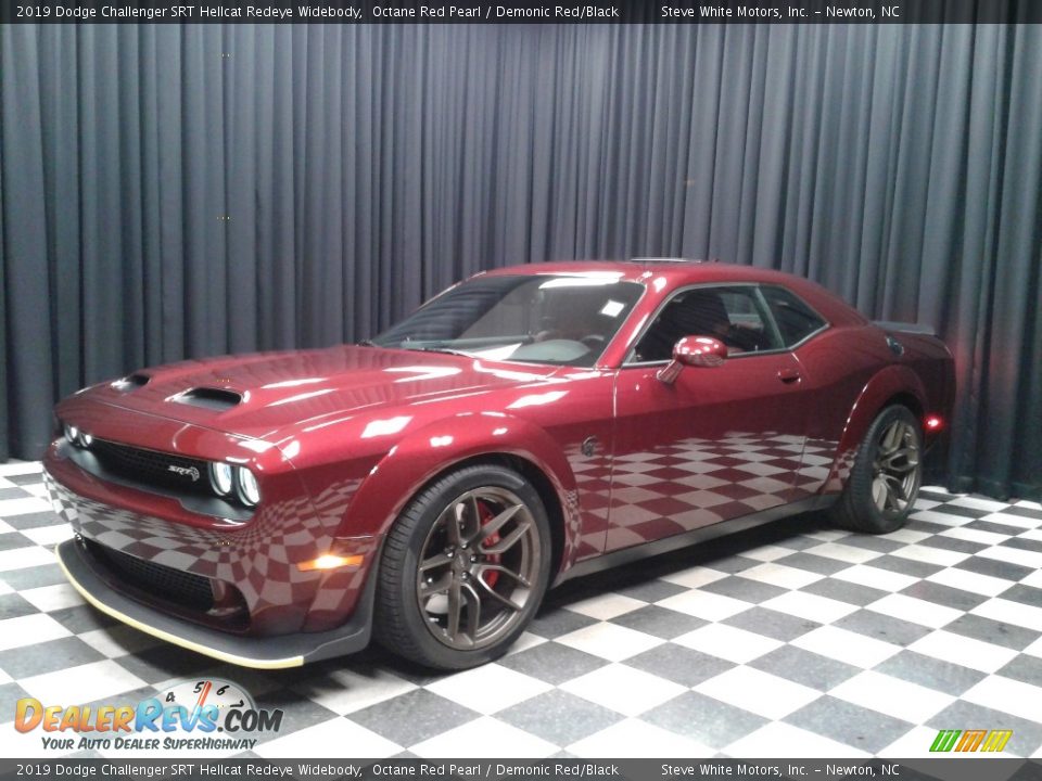 2019 Dodge Challenger SRT Hellcat Redeye Widebody Octane Red Pearl / Demonic Red/Black Photo #2