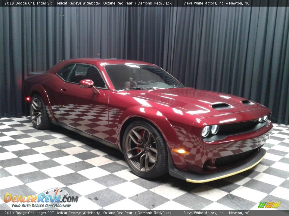 2019 Dodge Challenger SRT Hellcat Redeye Widebody Octane Red Pearl / Demonic Red/Black Photo #4