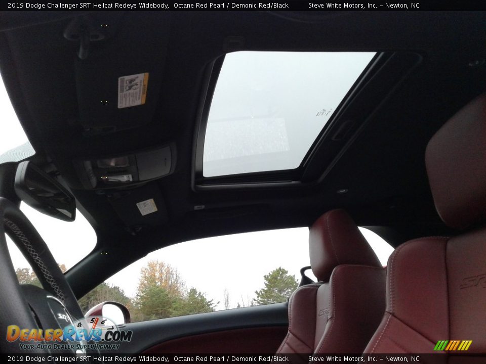 2019 Dodge Challenger SRT Hellcat Redeye Widebody Octane Red Pearl / Demonic Red/Black Photo #32