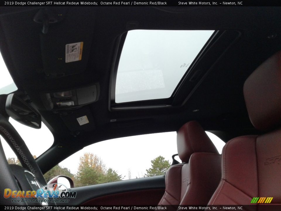 2019 Dodge Challenger SRT Hellcat Redeye Widebody Octane Red Pearl / Demonic Red/Black Photo #33