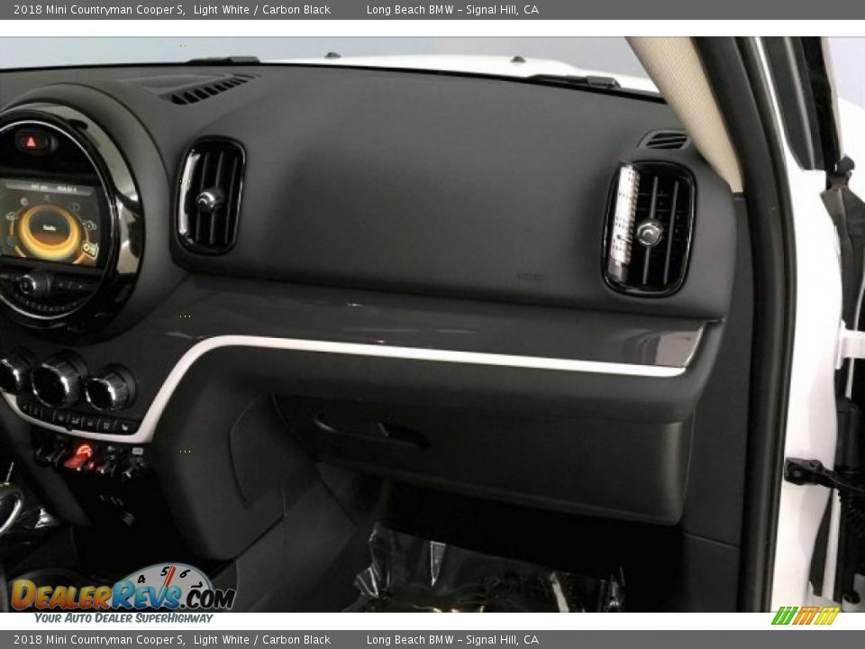 2018 Mini Countryman Cooper S Light White / Carbon Black Photo #24