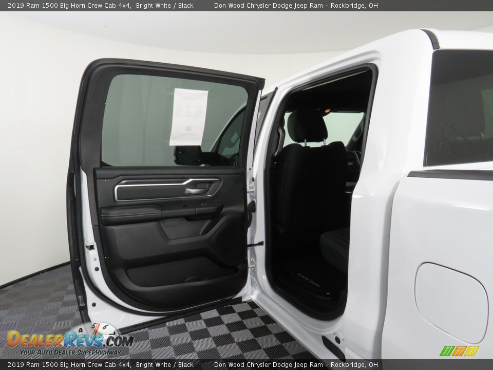 2019 Ram 1500 Big Horn Crew Cab 4x4 Bright White / Black Photo #32