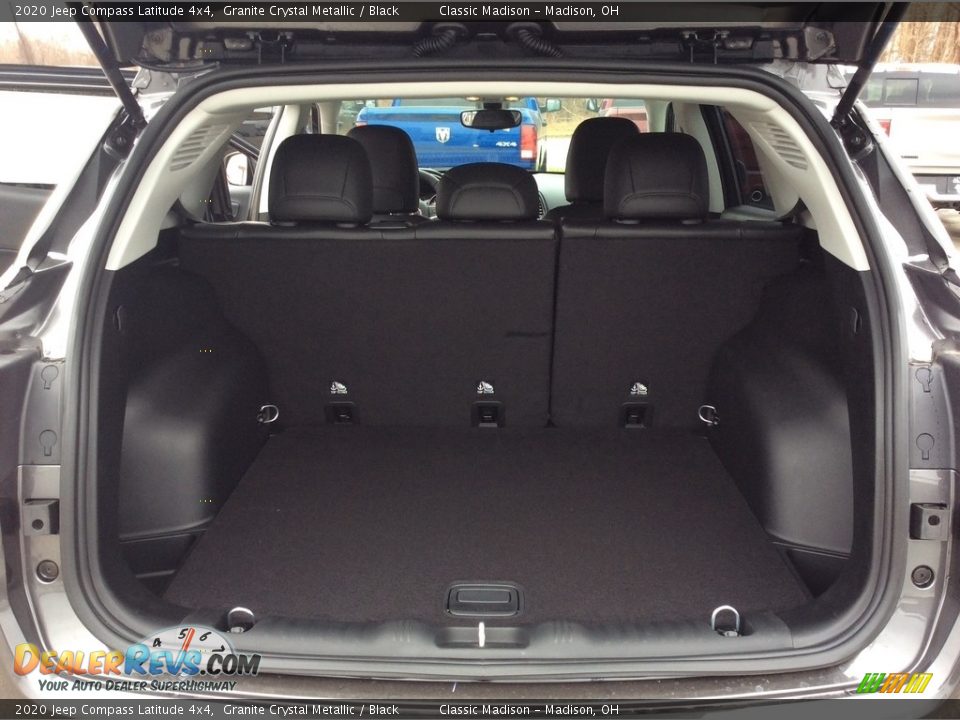 2020 Jeep Compass Latitude 4x4 Granite Crystal Metallic / Black Photo #17