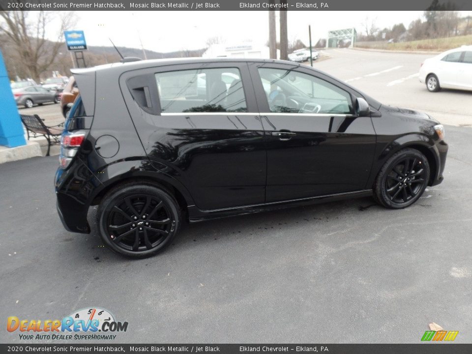 2020 Chevrolet Sonic Premier Hatchback Mosaic Black Metallic / Jet Black Photo #8