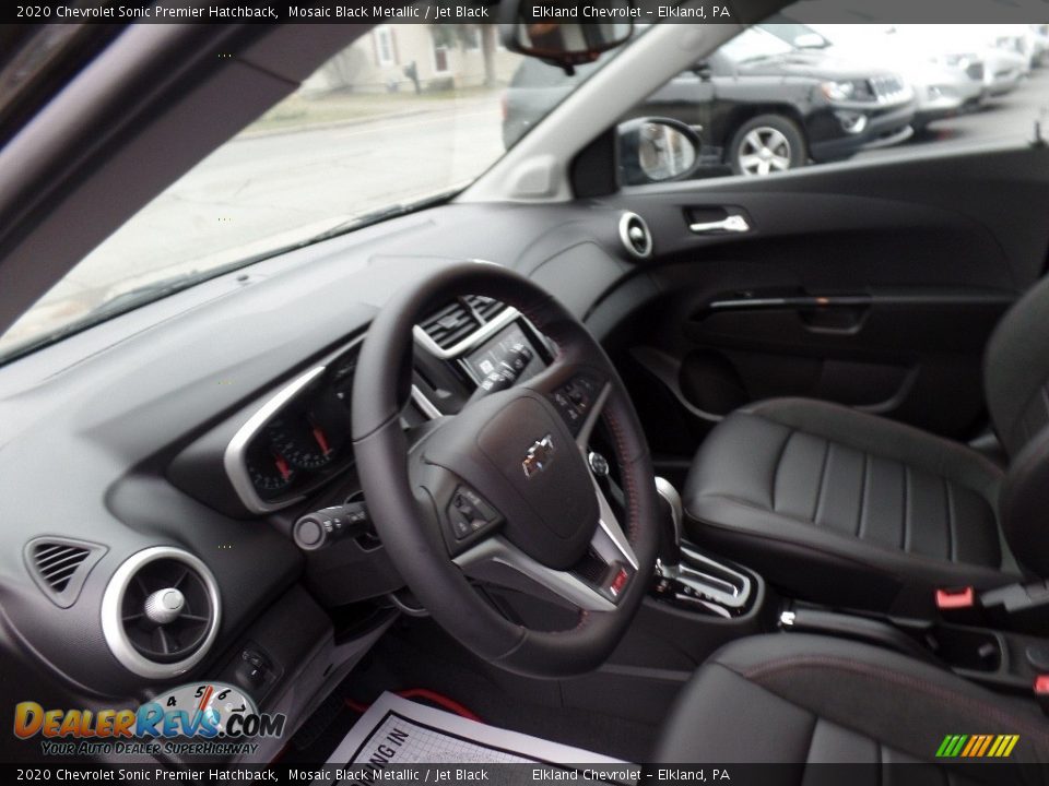 2020 Chevrolet Sonic Premier Hatchback Mosaic Black Metallic / Jet Black Photo #17