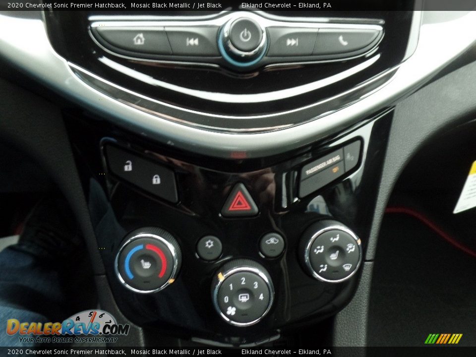 2020 Chevrolet Sonic Premier Hatchback Mosaic Black Metallic / Jet Black Photo #32