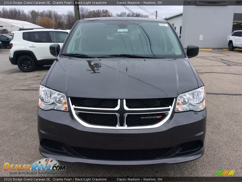 2019 Dodge Grand Caravan SE Granite Pearl / Black/Light Graystone Photo #4