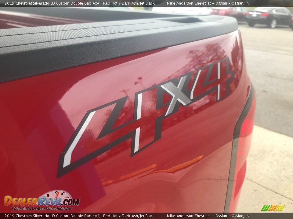 2019 Chevrolet Silverado LD Custom Double Cab 4x4 Red Hot / Dark Ash/Jet Black Photo #10