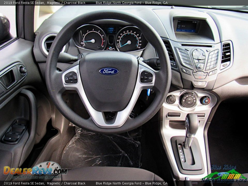 2019 Ford Fiesta SE Sedan Magnetic / Charcoal Black Photo #14