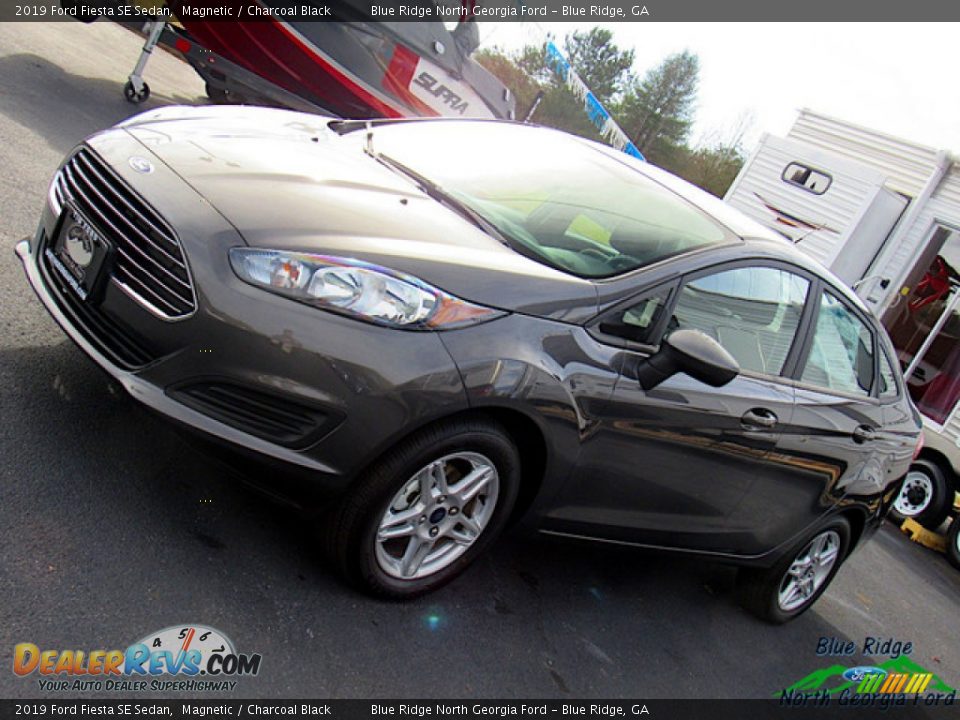 2019 Ford Fiesta SE Sedan Magnetic / Charcoal Black Photo #28