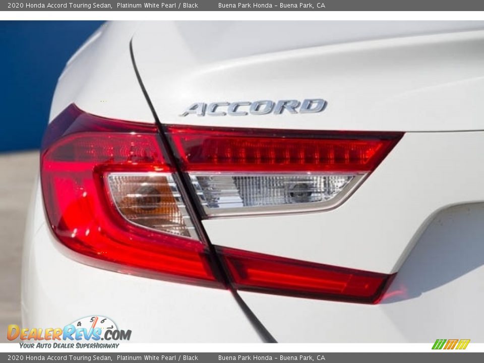 2020 Honda Accord Touring Sedan Platinum White Pearl / Black Photo #7