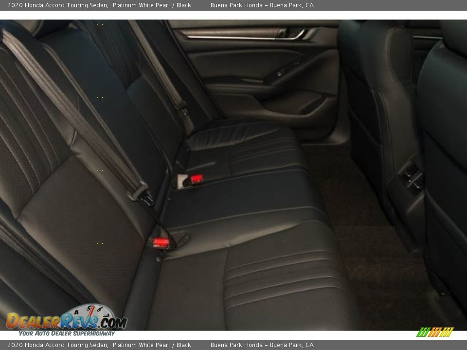 2020 Honda Accord Touring Sedan Platinum White Pearl / Black Photo #32