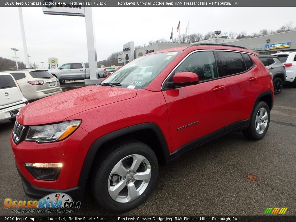 Front 3/4 View of 2020 Jeep Compass Latitude 4x4 Photo #1