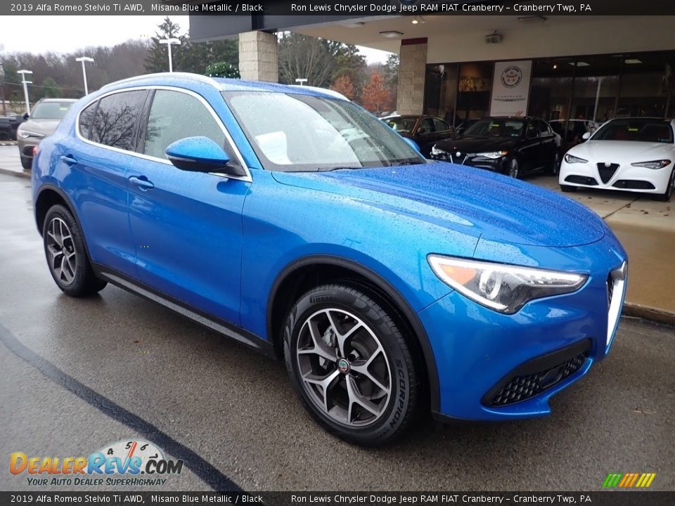 Front 3/4 View of 2019 Alfa Romeo Stelvio Ti AWD Photo #3