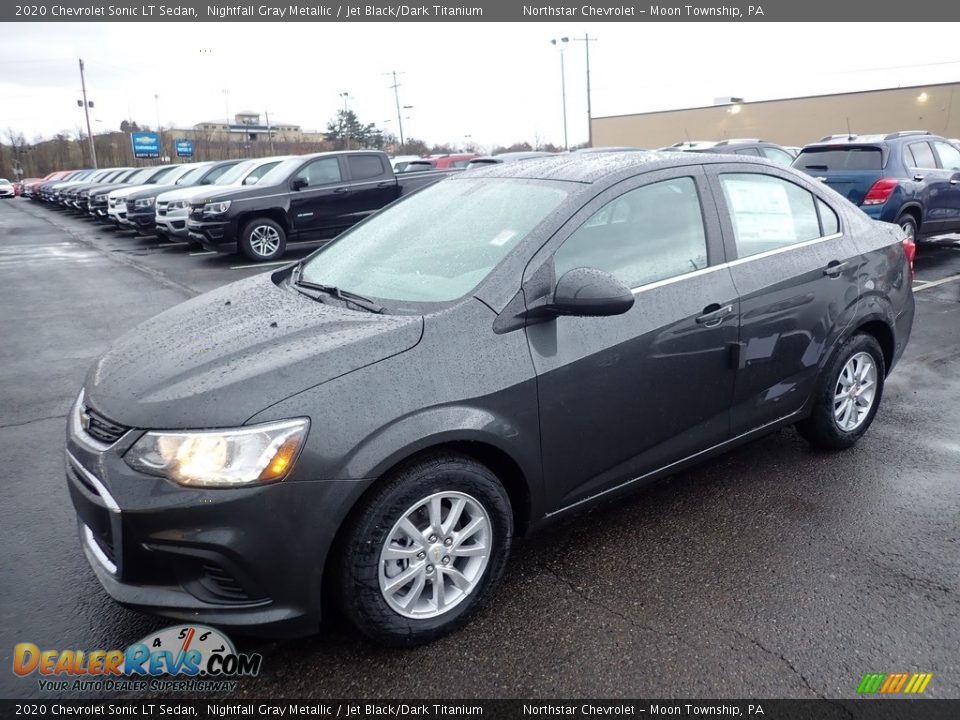 Front 3/4 View of 2020 Chevrolet Sonic LT Sedan Photo #1