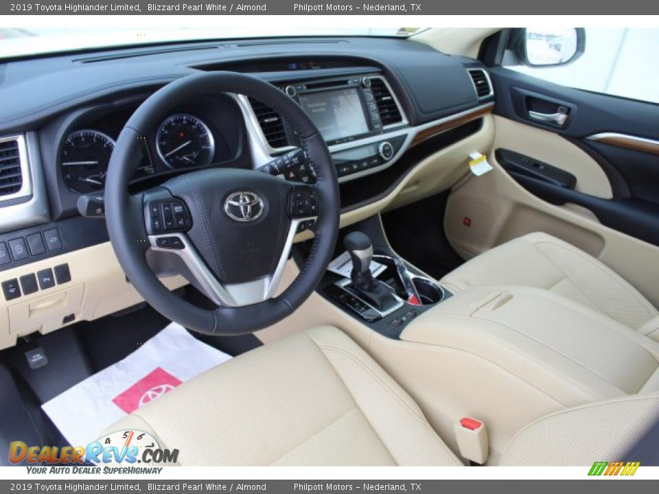 2019 Toyota Highlander Limited Blizzard Pearl White / Almond Photo #12