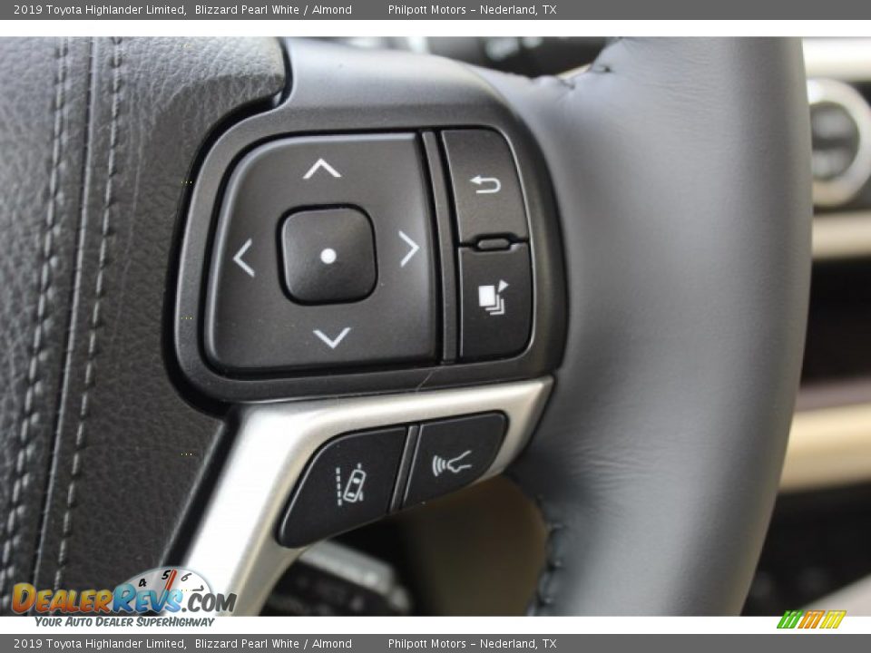 2019 Toyota Highlander Limited Blizzard Pearl White / Almond Photo #15