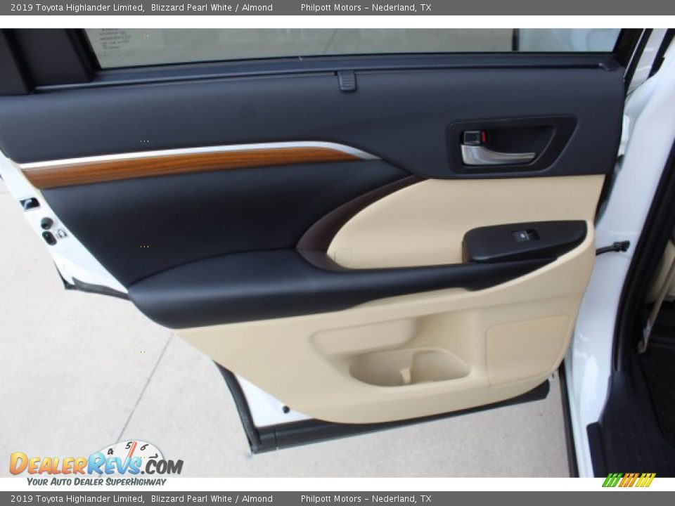 2019 Toyota Highlander Limited Blizzard Pearl White / Almond Photo #22