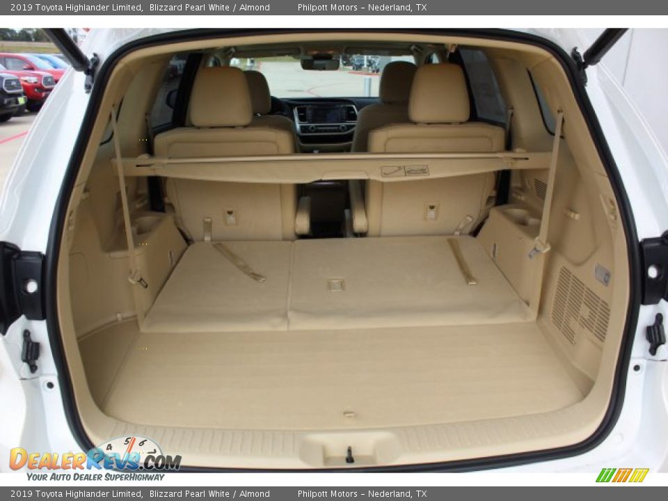 2019 Toyota Highlander Limited Blizzard Pearl White / Almond Photo #25