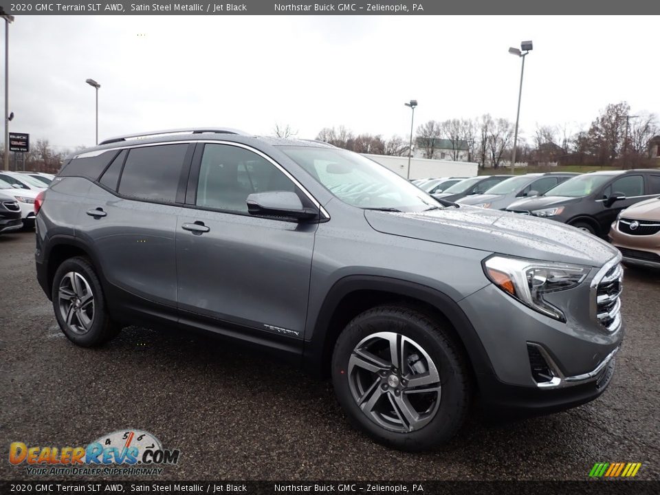 Front 3/4 View of 2020 GMC Terrain SLT AWD Photo #3