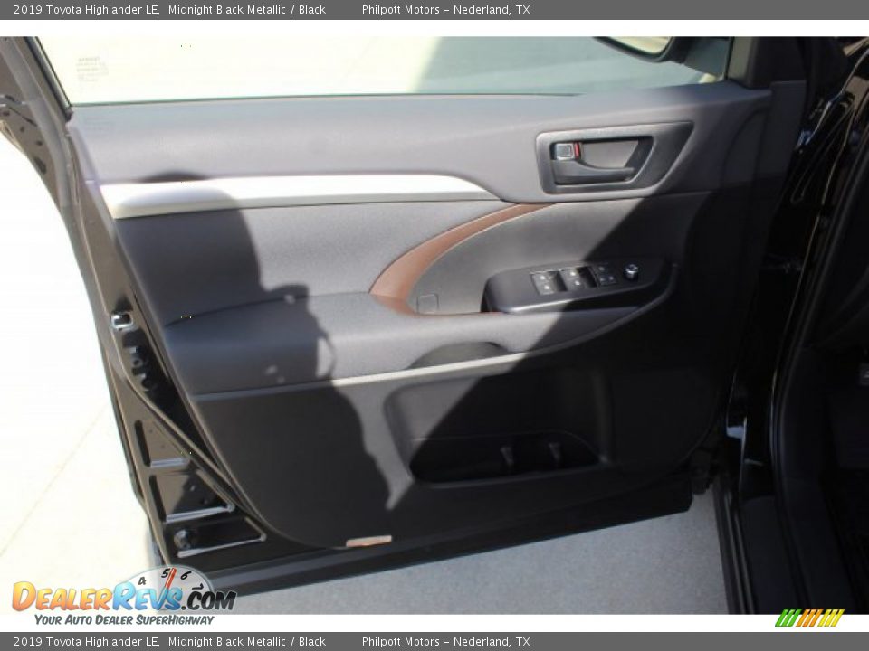 2019 Toyota Highlander LE Midnight Black Metallic / Black Photo #9