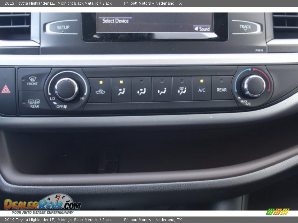 2019 Toyota Highlander LE Midnight Black Metallic / Black Photo #18