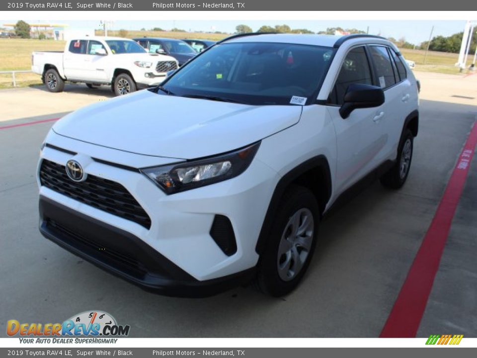 2019 Toyota RAV4 LE Super White / Black Photo #4