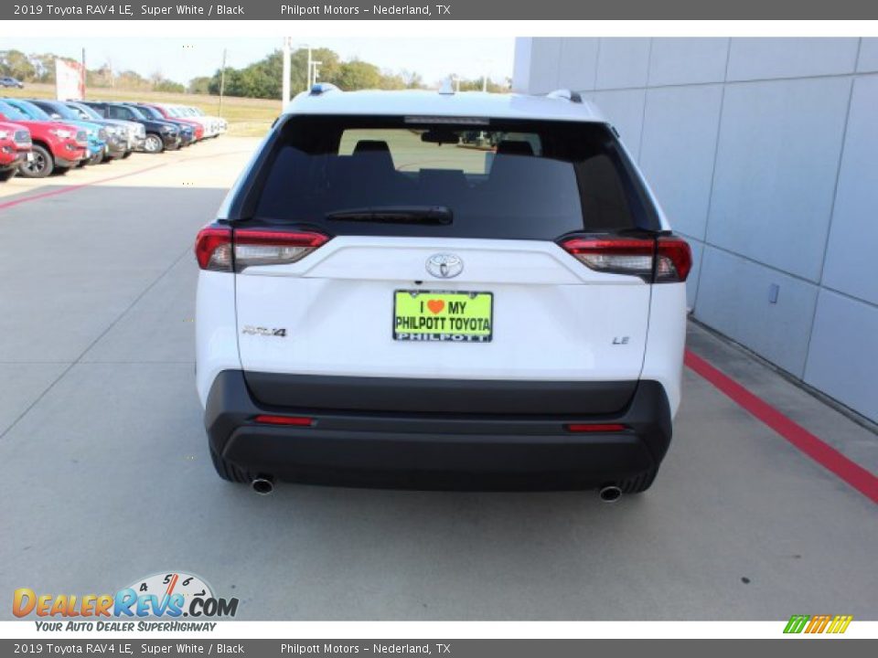 2019 Toyota RAV4 LE Super White / Black Photo #7