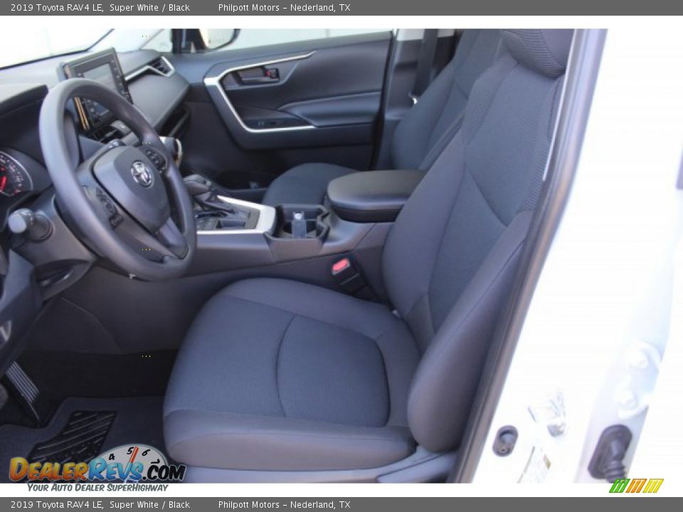 2019 Toyota RAV4 LE Super White / Black Photo #10