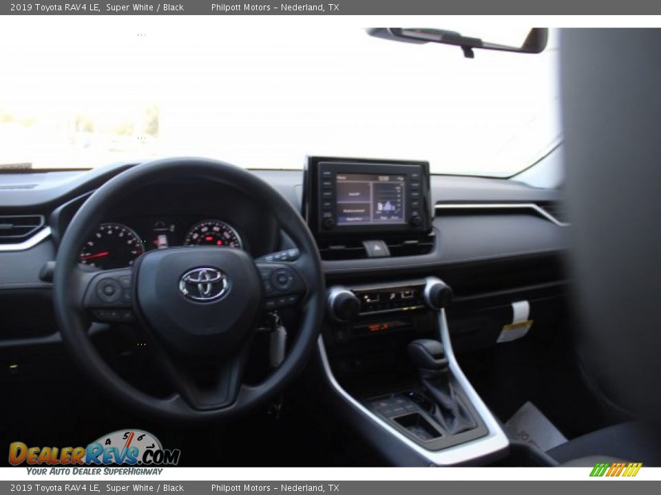 2019 Toyota RAV4 LE Super White / Black Photo #20