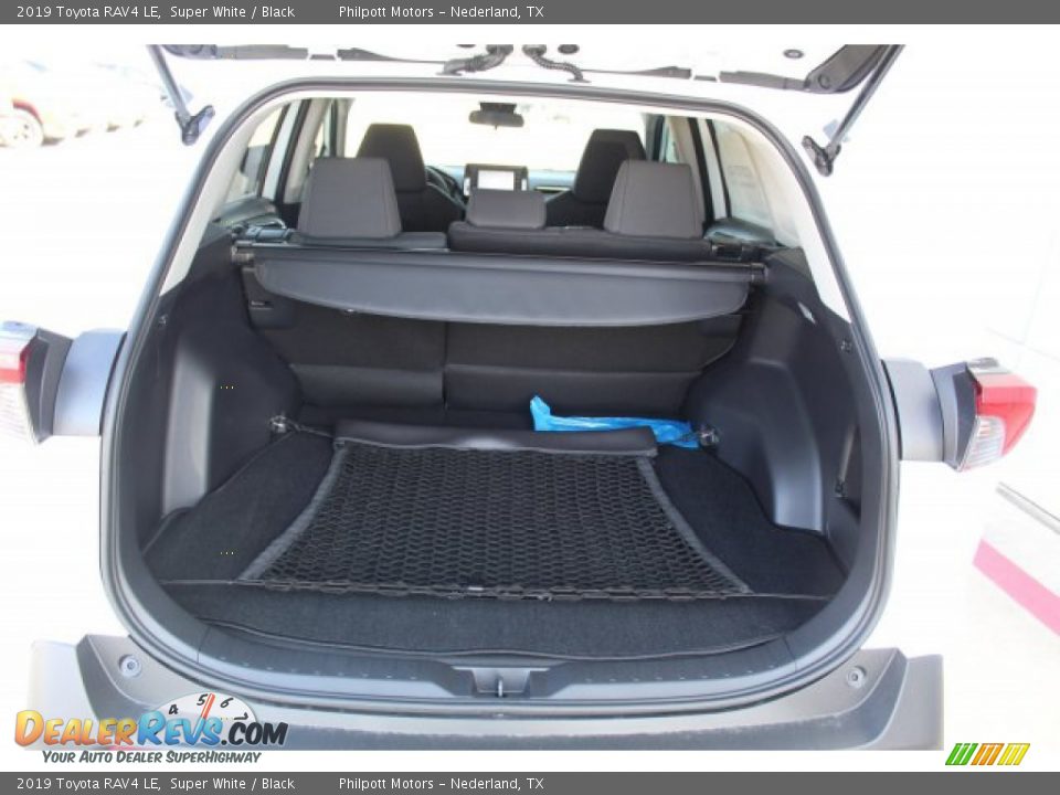 2019 Toyota RAV4 LE Super White / Black Photo #22
