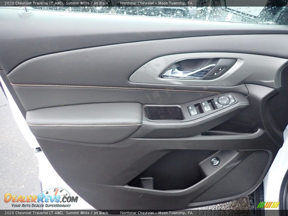 Door Panel of 2020 Chevrolet Traverse LT AWD Photo #14
