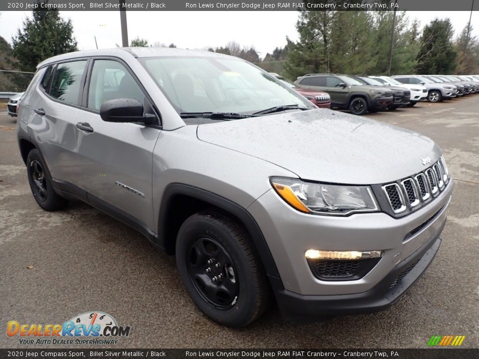 Front 3/4 View of 2020 Jeep Compass Sport Photo #7