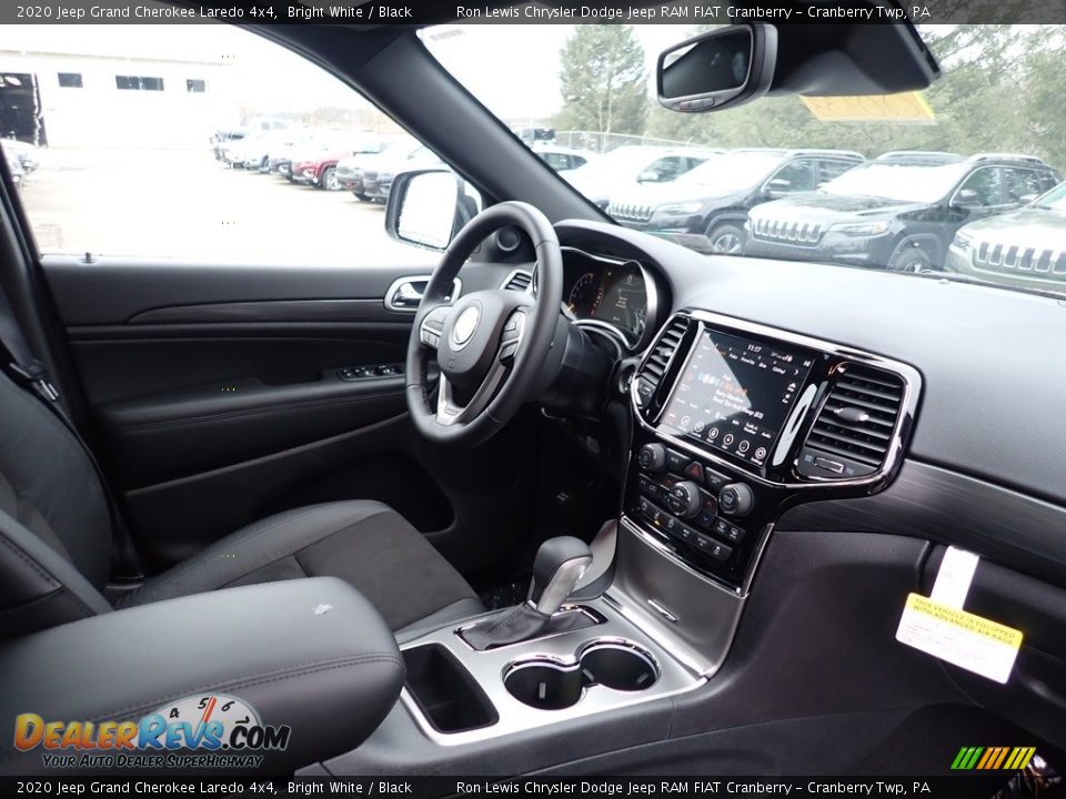 2020 Jeep Grand Cherokee Laredo 4x4 Bright White / Black Photo #10