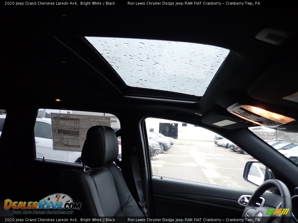 2020 Jeep Grand Cherokee Laredo 4x4 Bright White / Black Photo #11