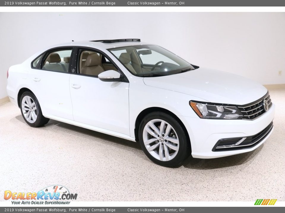 2019 Volkswagen Passat Wolfsburg Pure White / Cornsilk Beige Photo #1