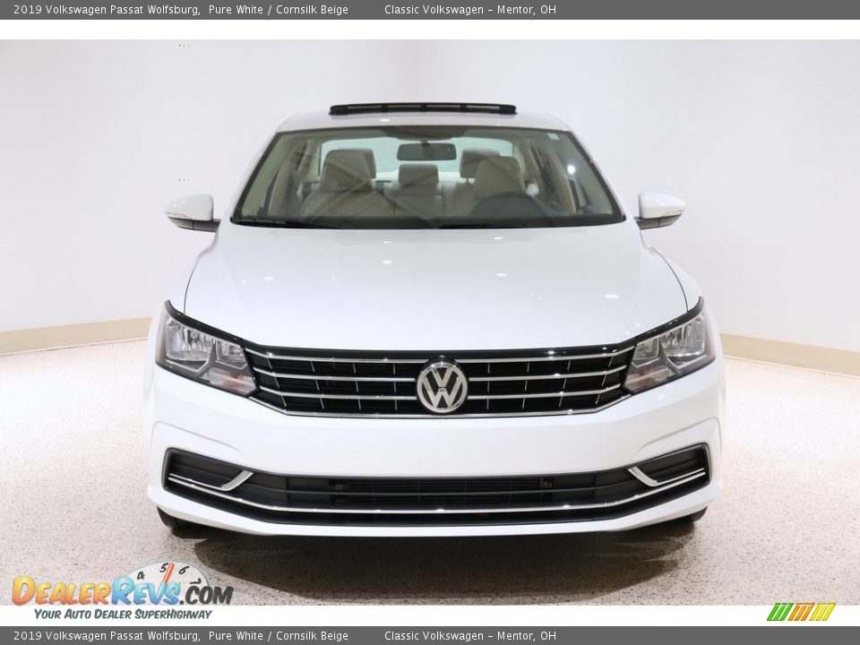 2019 Volkswagen Passat Wolfsburg Pure White / Cornsilk Beige Photo #2