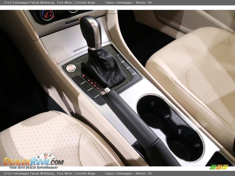 2019 Volkswagen Passat Wolfsburg Shifter Photo #13