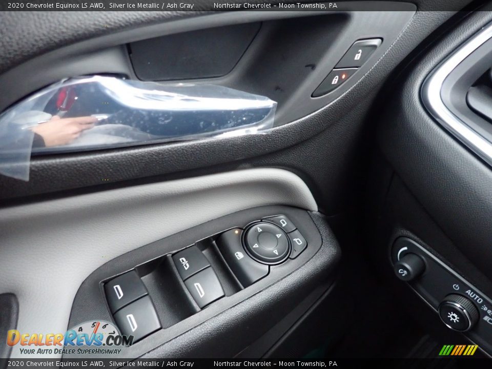 Controls of 2020 Chevrolet Equinox LS AWD Photo #20